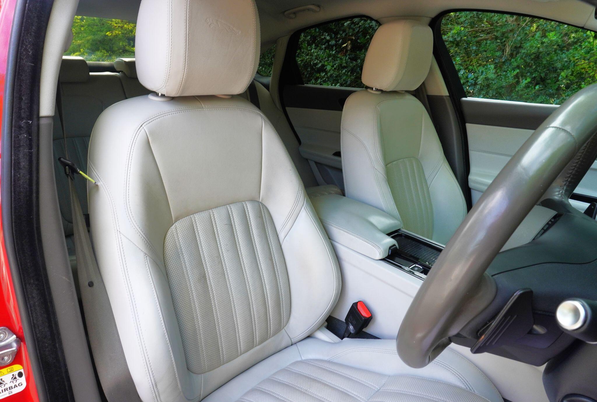 Jaguar XF view 20