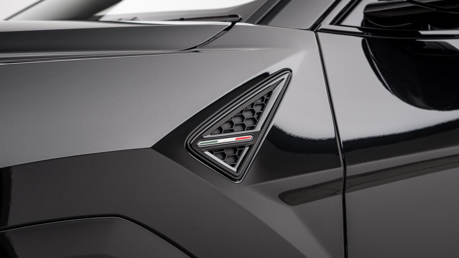 Lamborghini Urus view 51