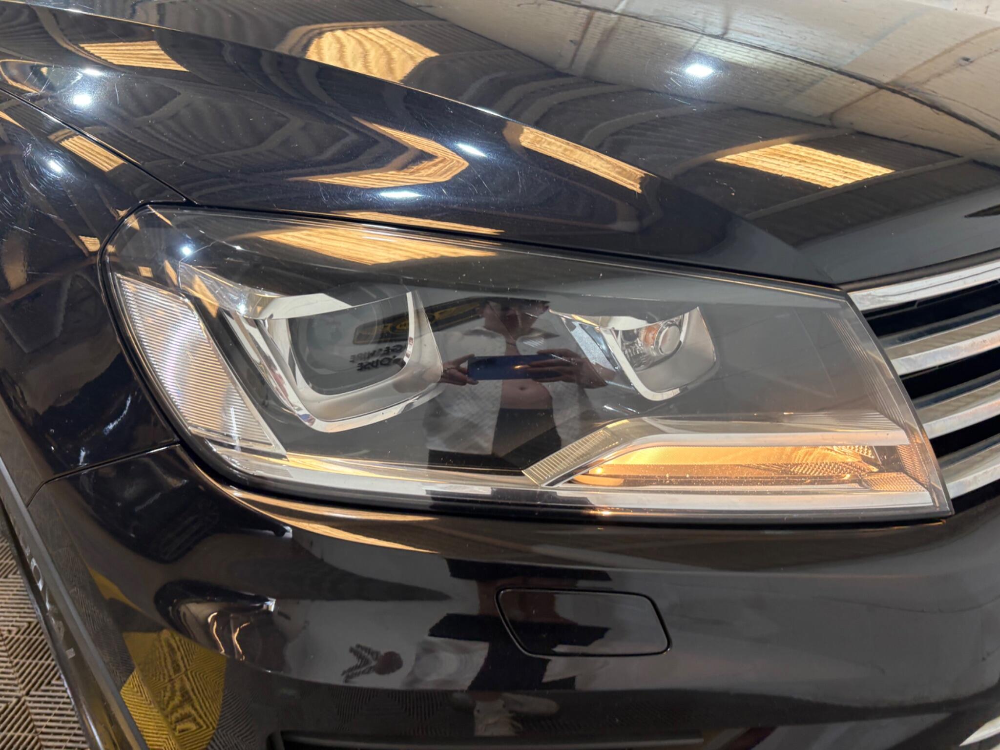 Volkswagen Touareg view 60