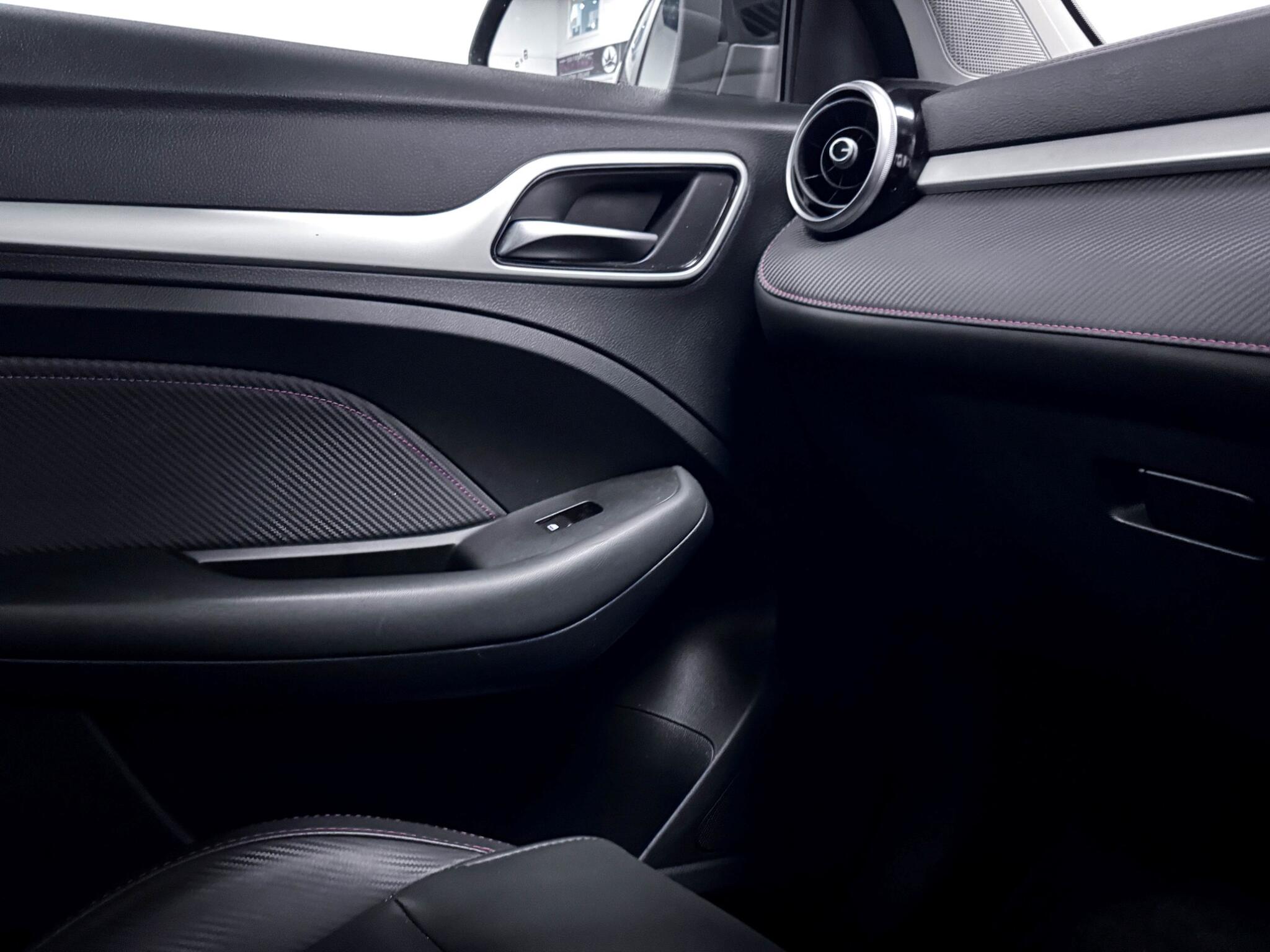 MG MG ZS view 35