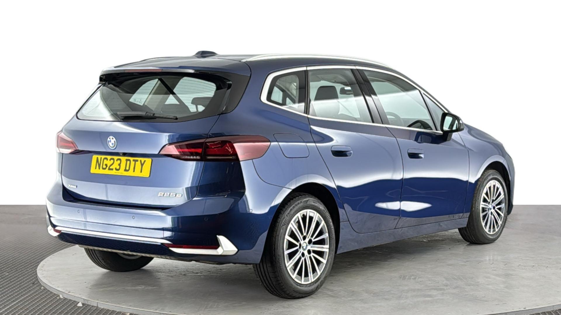 BMW 2 Series Active Tourer view 4