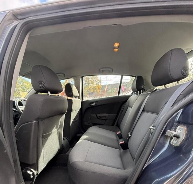 2011 Vauxhall Astra 1.6 16v Active Euro 5 5dr • 145,000 miles image 24