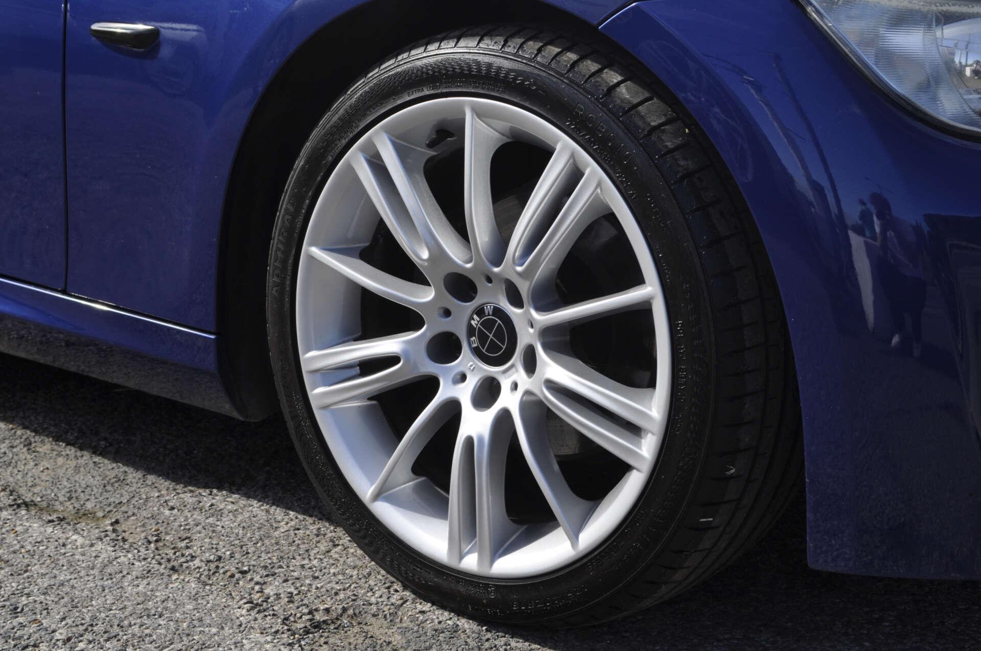 BMW 3 Series view 21