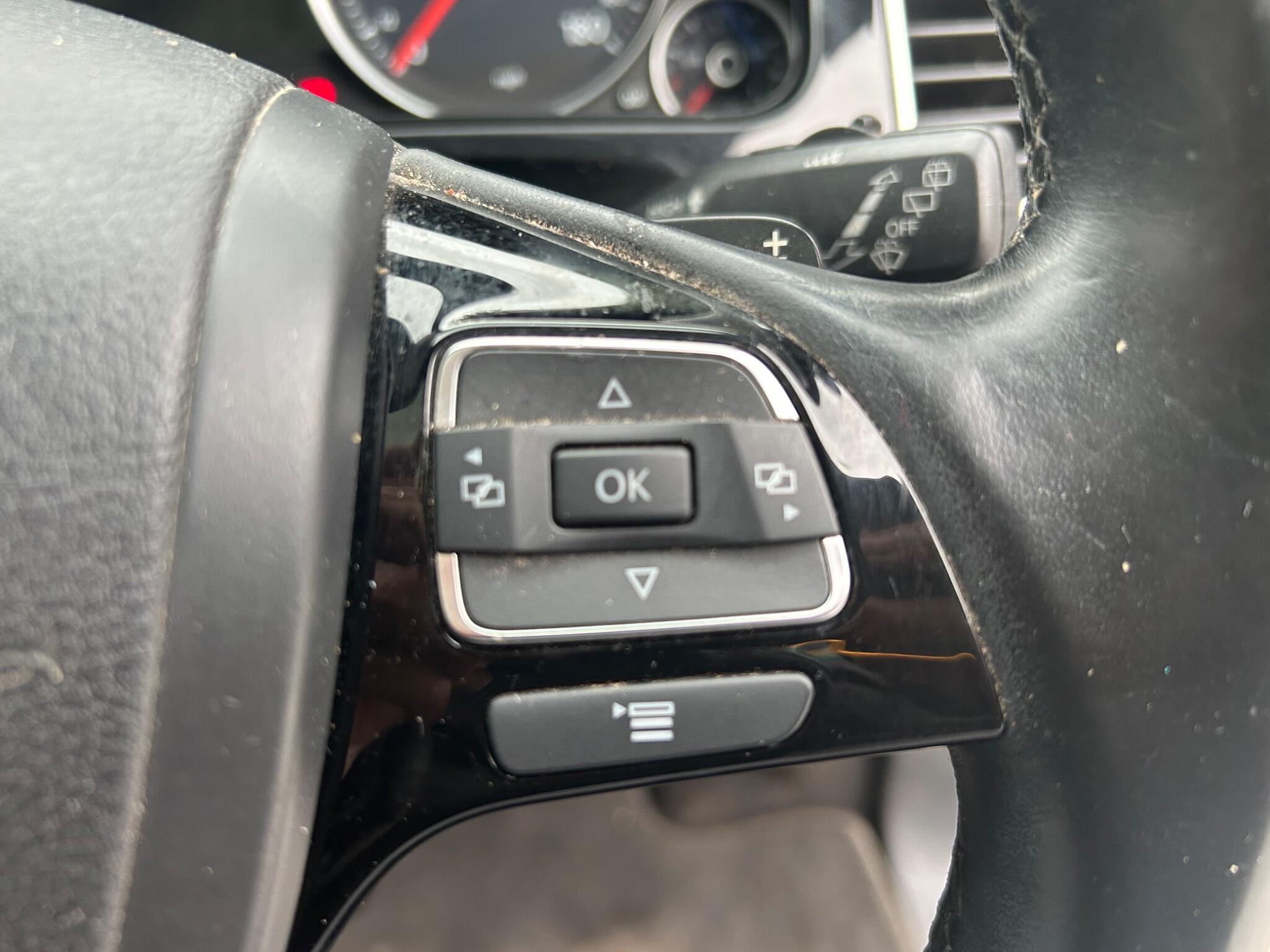 Volkswagen Touareg view 35