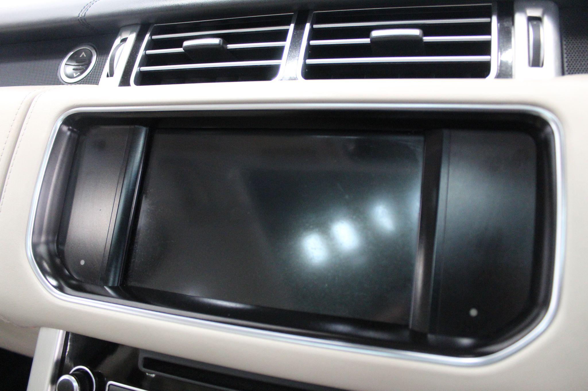 Land Rover Range Rover view 42