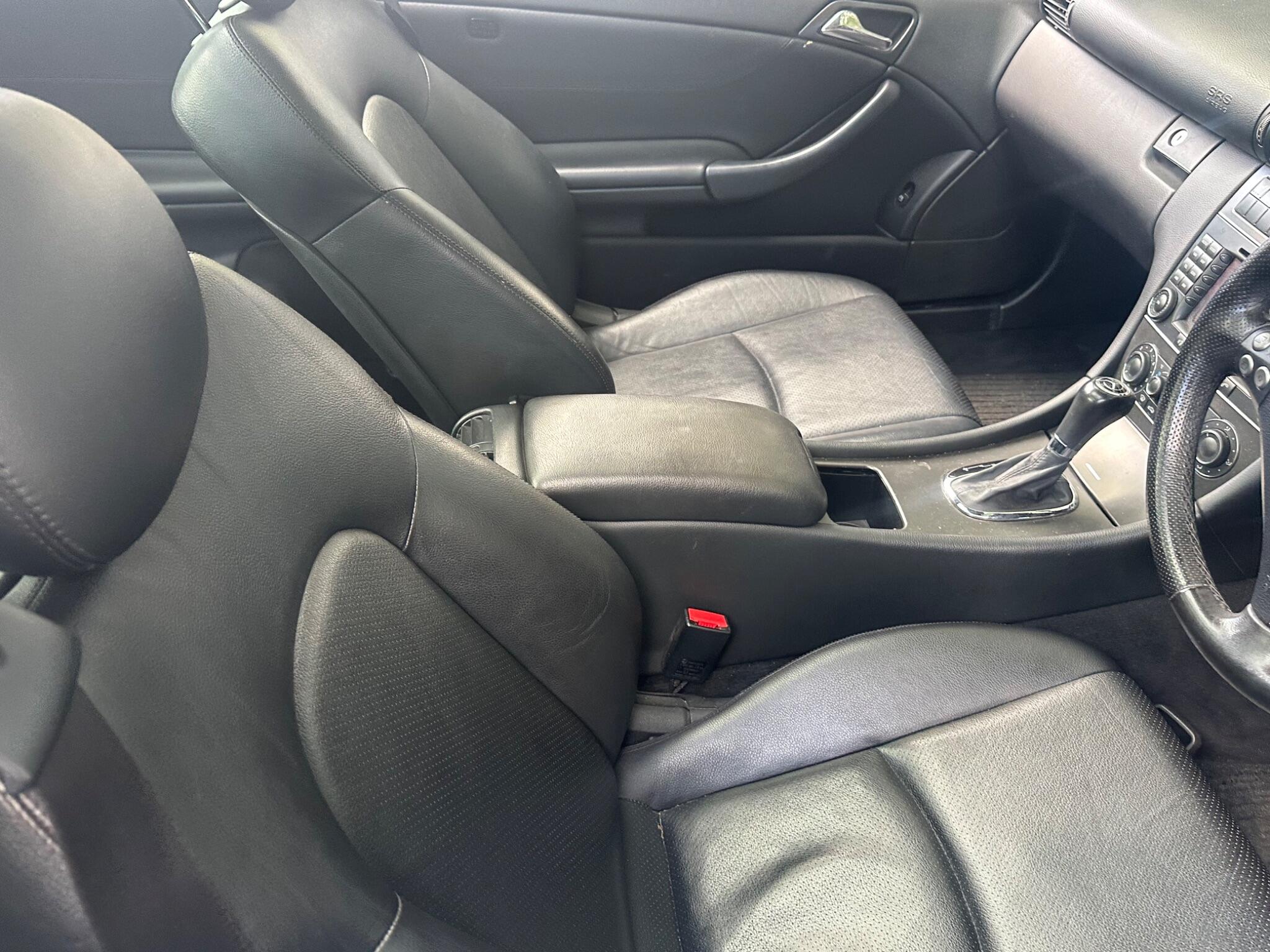 Mercedes-Benz C-Class view 9
