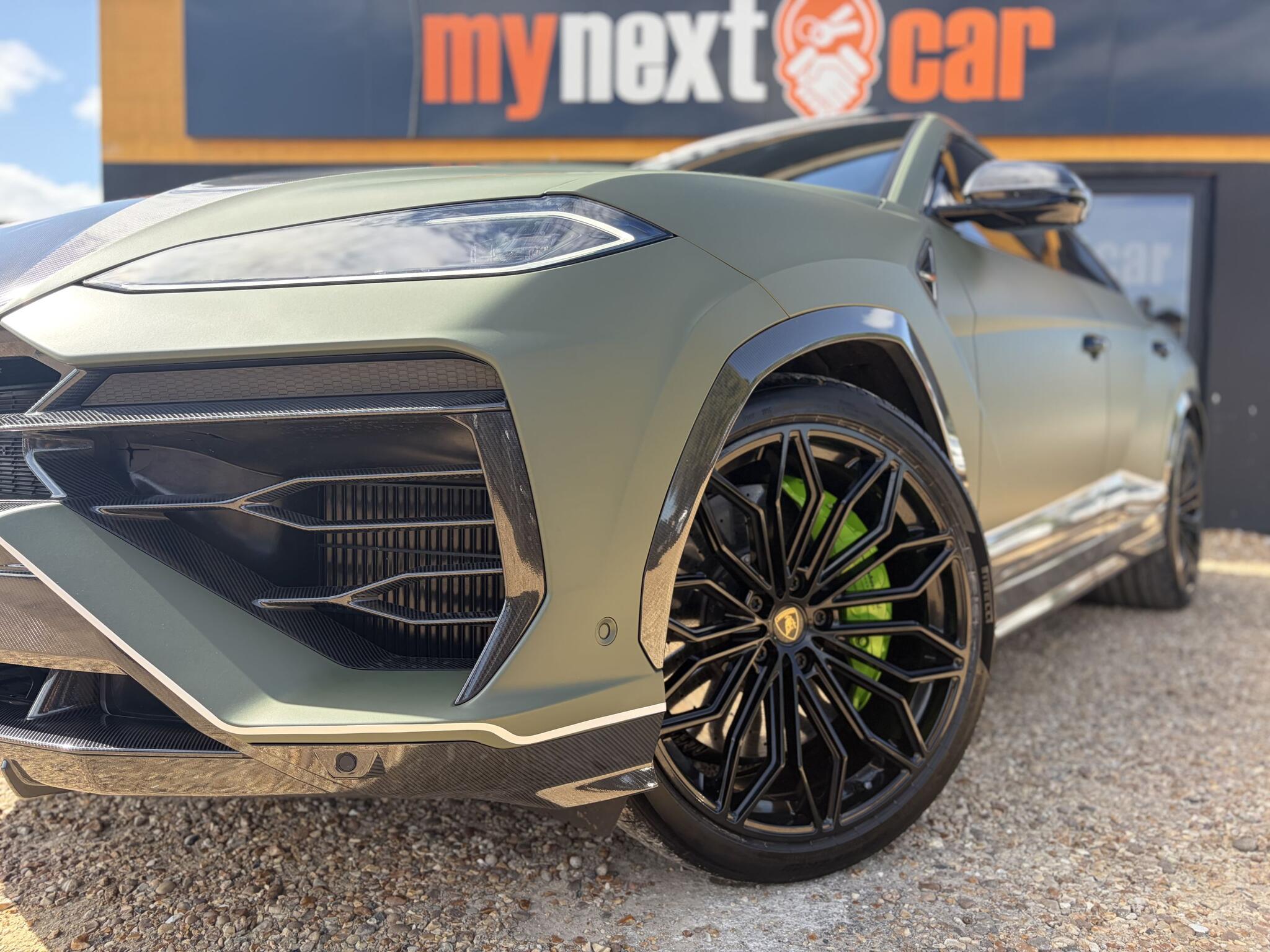 Lamborghini Urus view 4