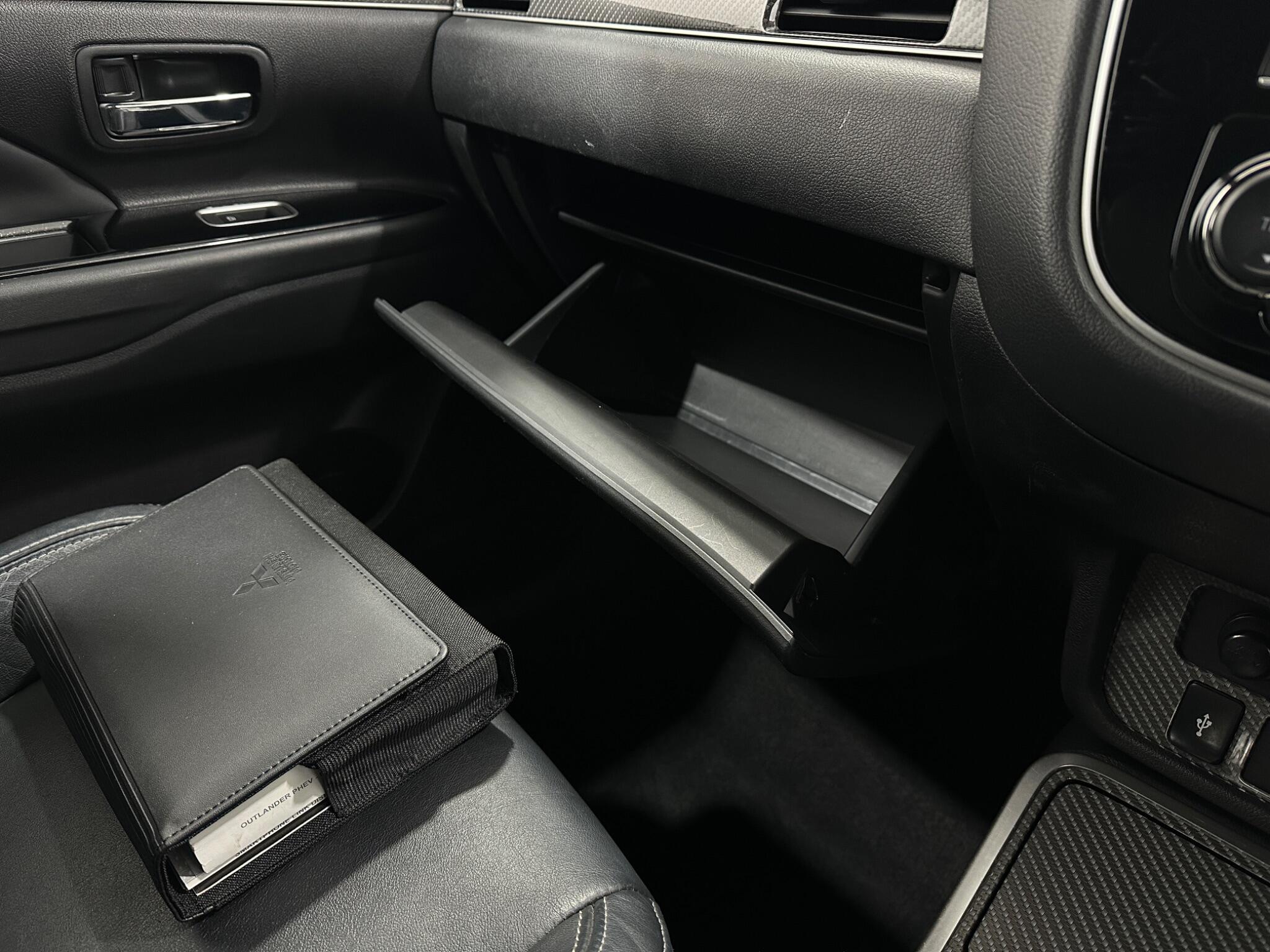 Mitsubishi Outlander view 26