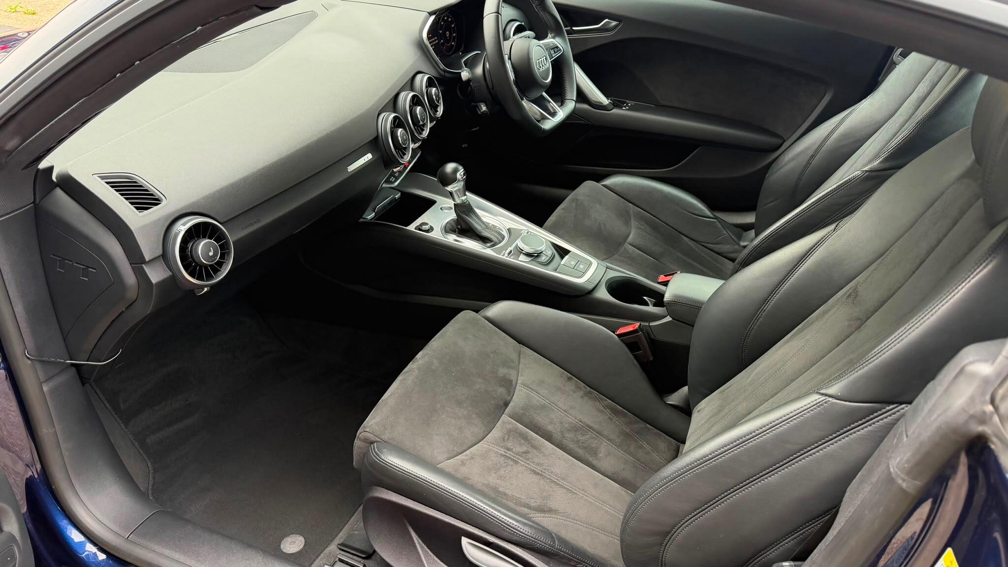 Audi TT view 10