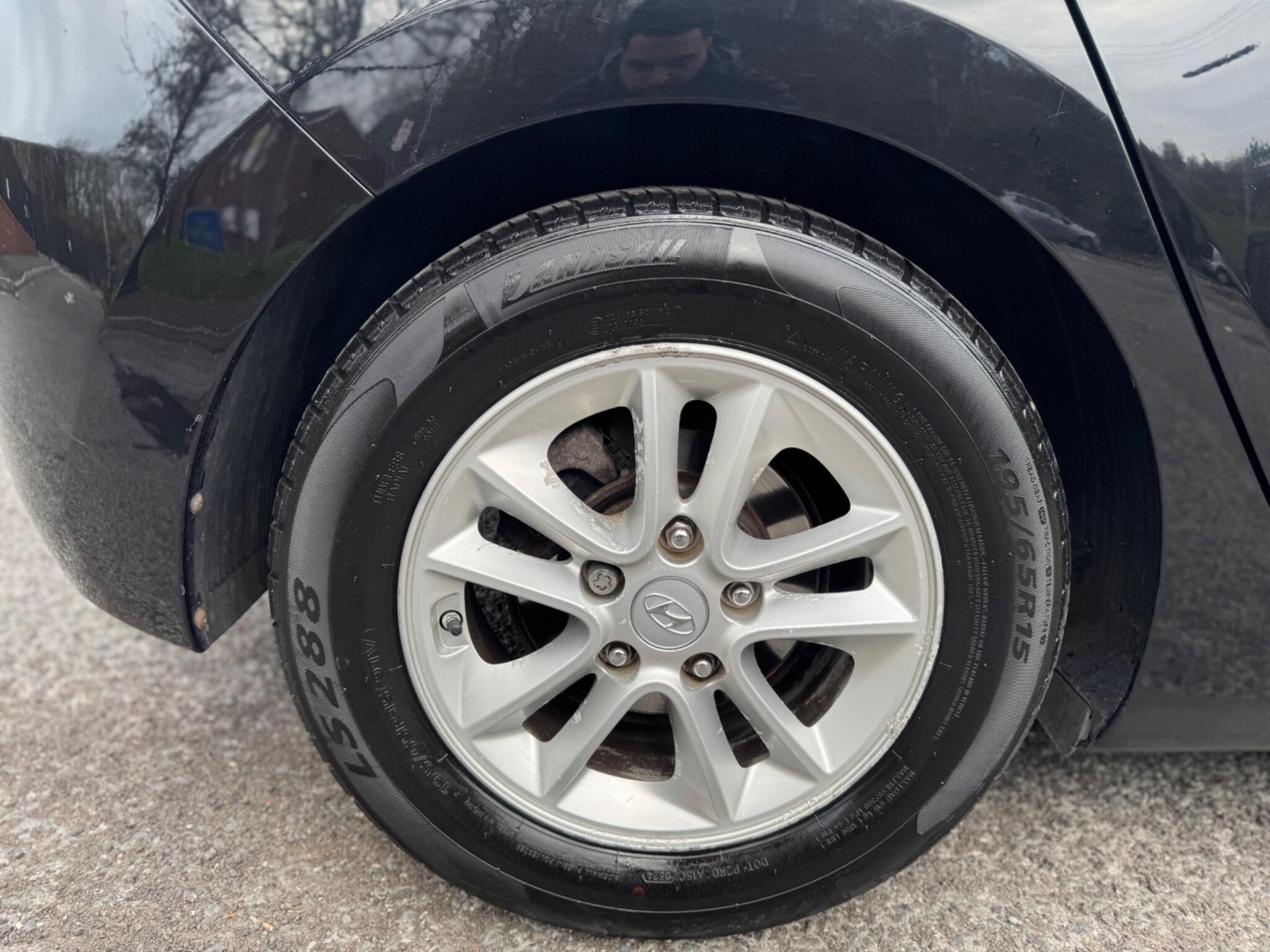 2016 Hyundai i30 1.6 CRDi Blue Drive SE Nav Euro 6 (s/s) 5dr image 46