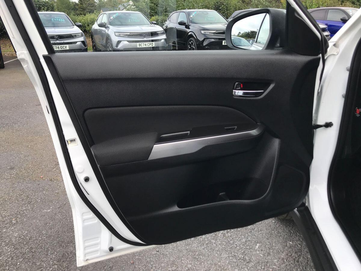Suzuki Vitara view 17