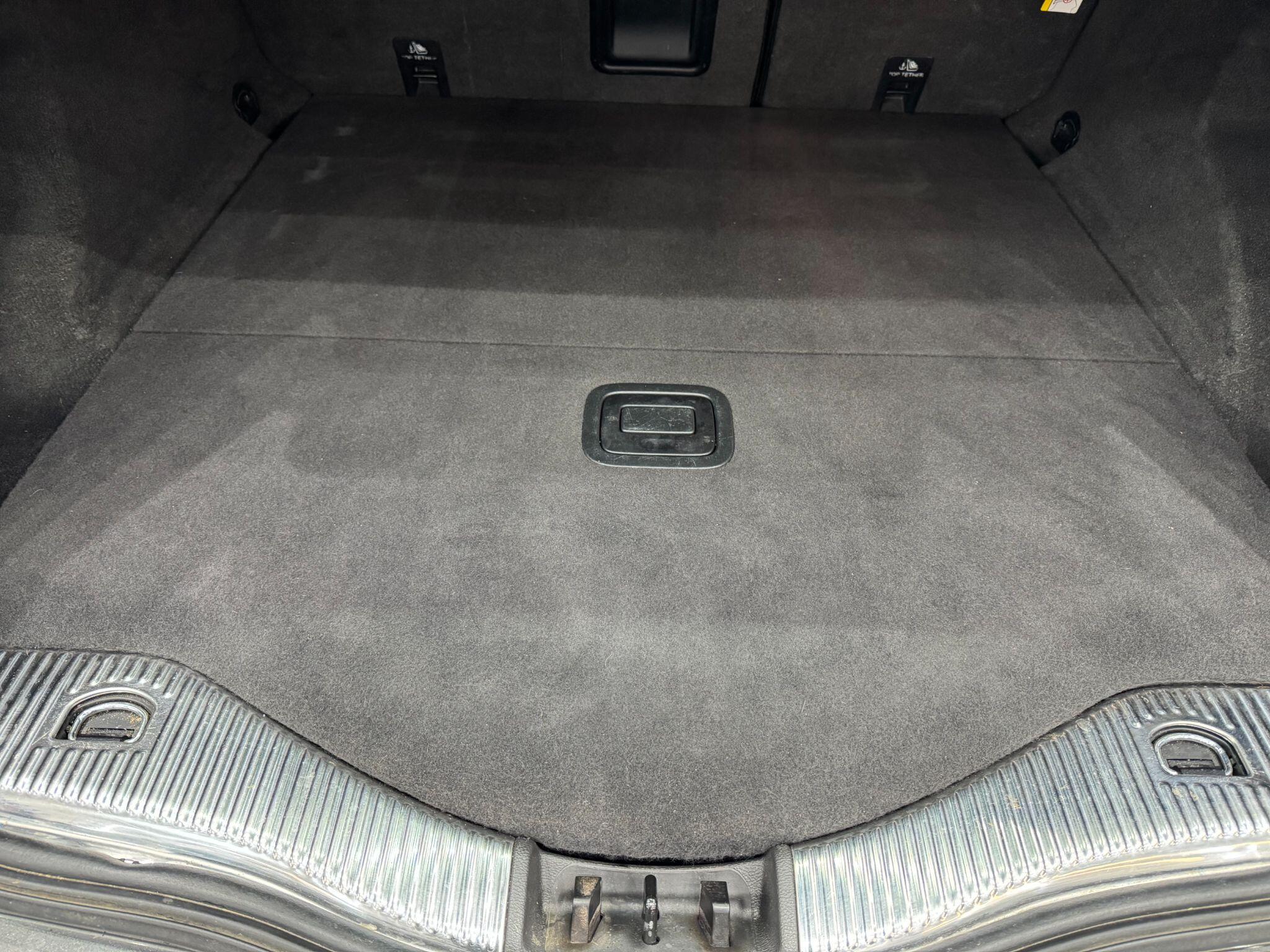 Ford Mondeo view 45