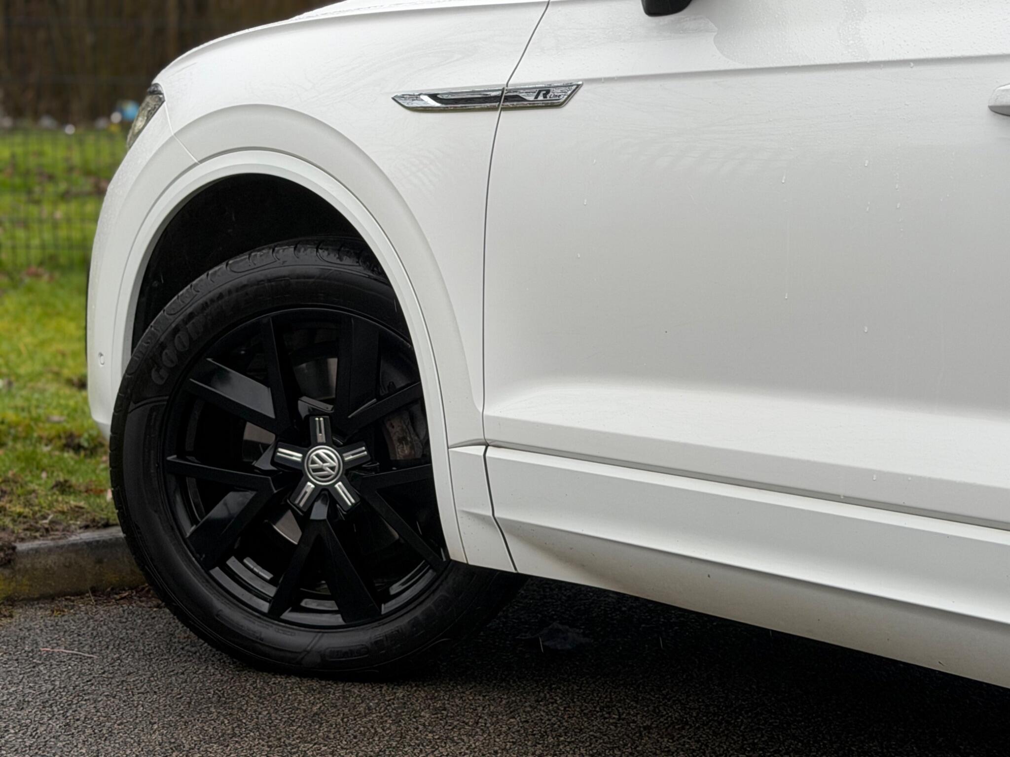 Volkswagen Touareg view 32
