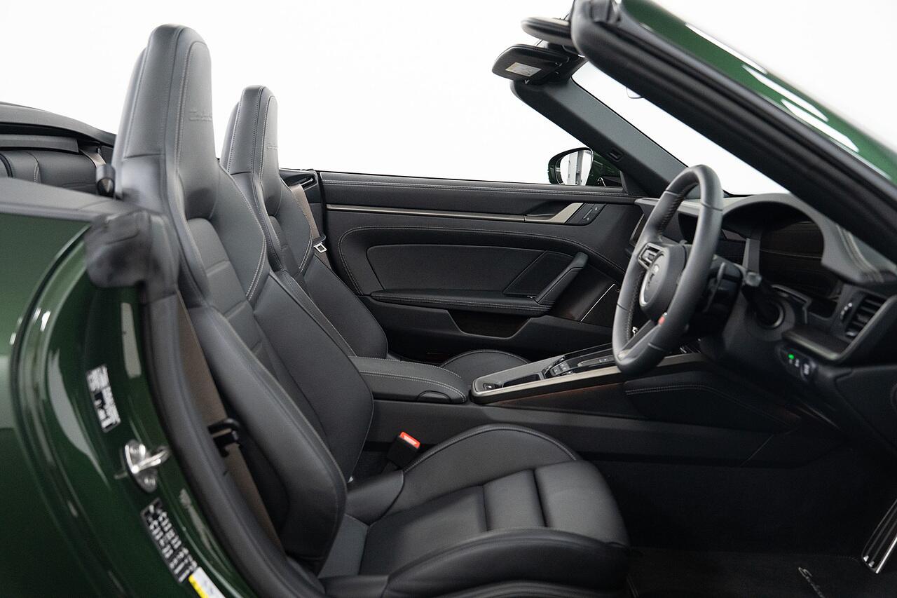 Porsche 911 view 5