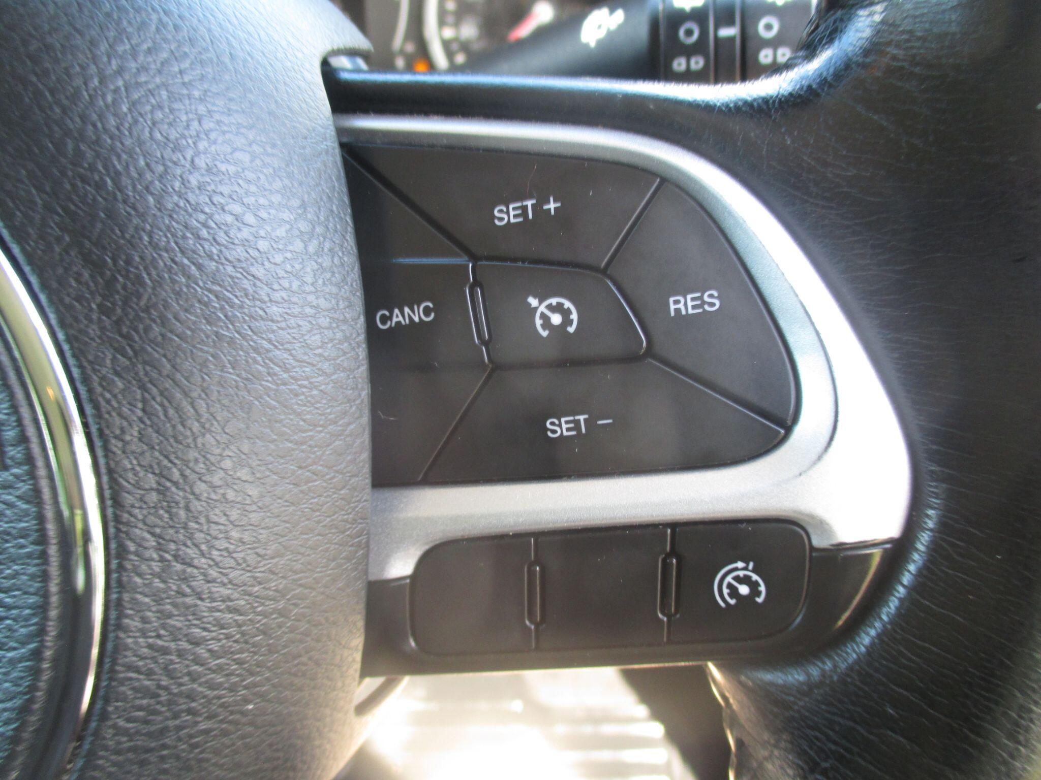Jeep Renegade view 37