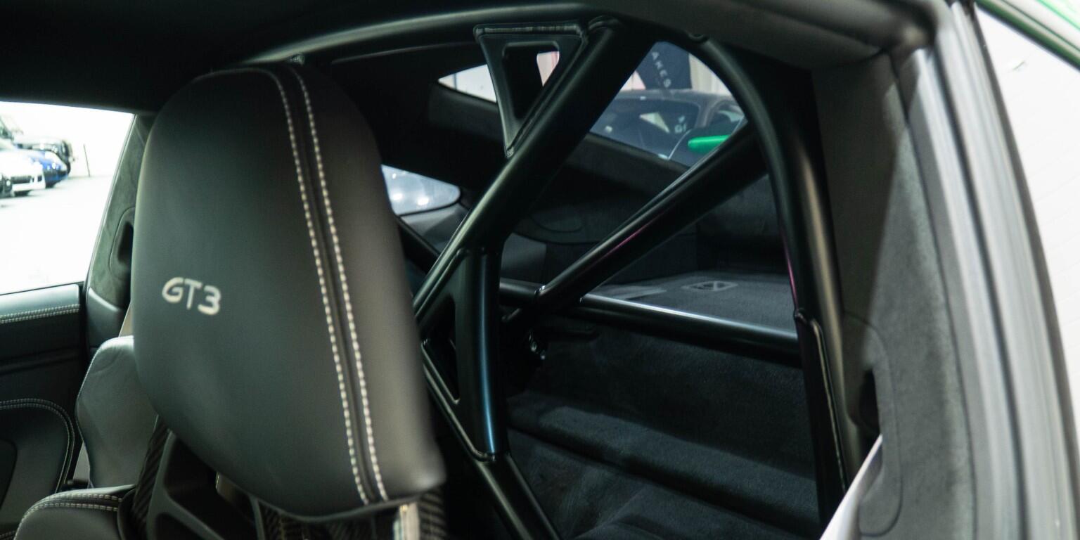 Porsche 911 view 28
