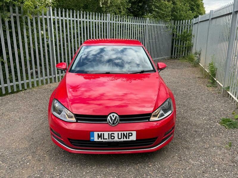 2016 Volkswagen Golf image 2