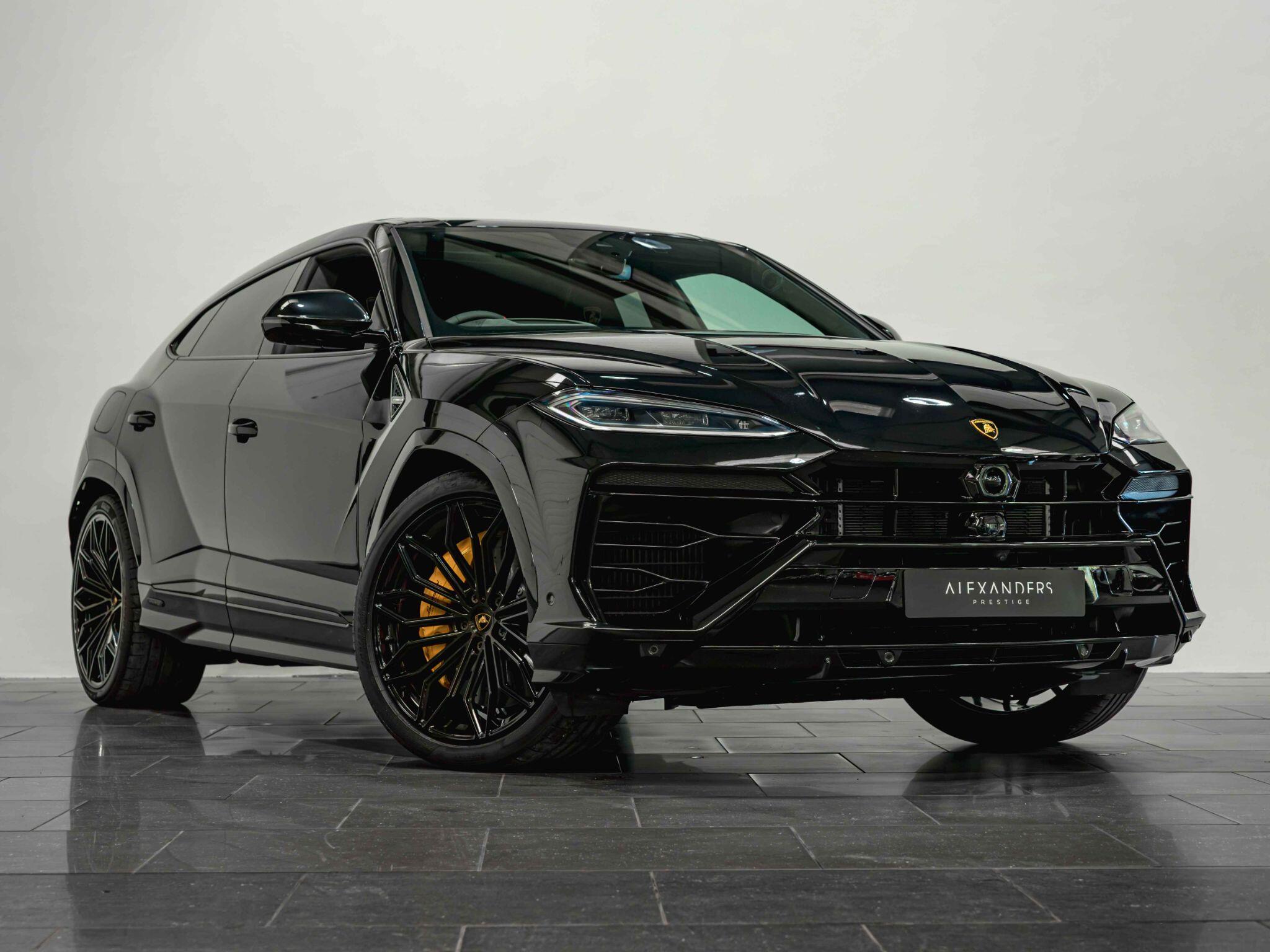 Lamborghini Urus view 8