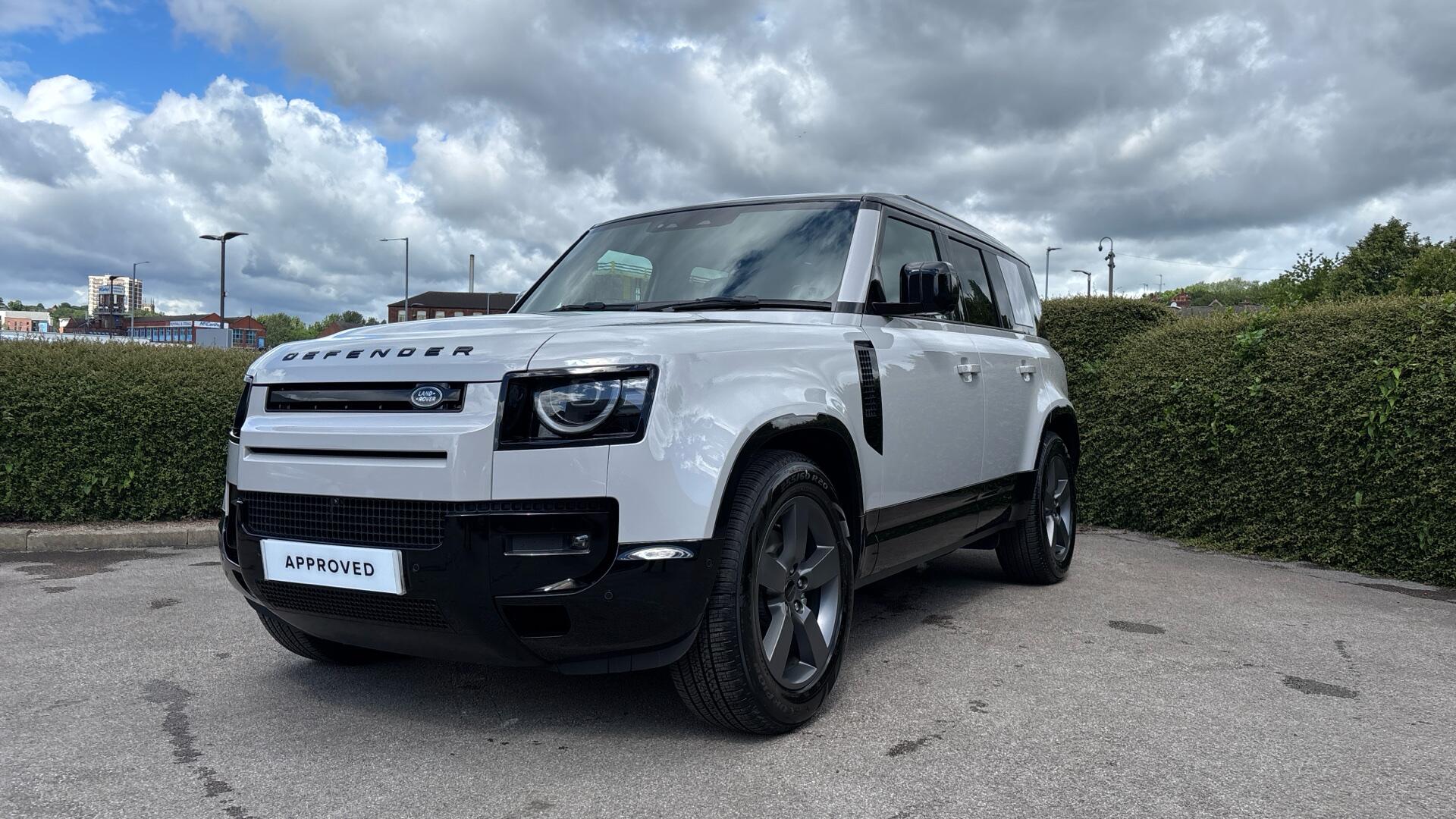 Land Rover Defender view 53