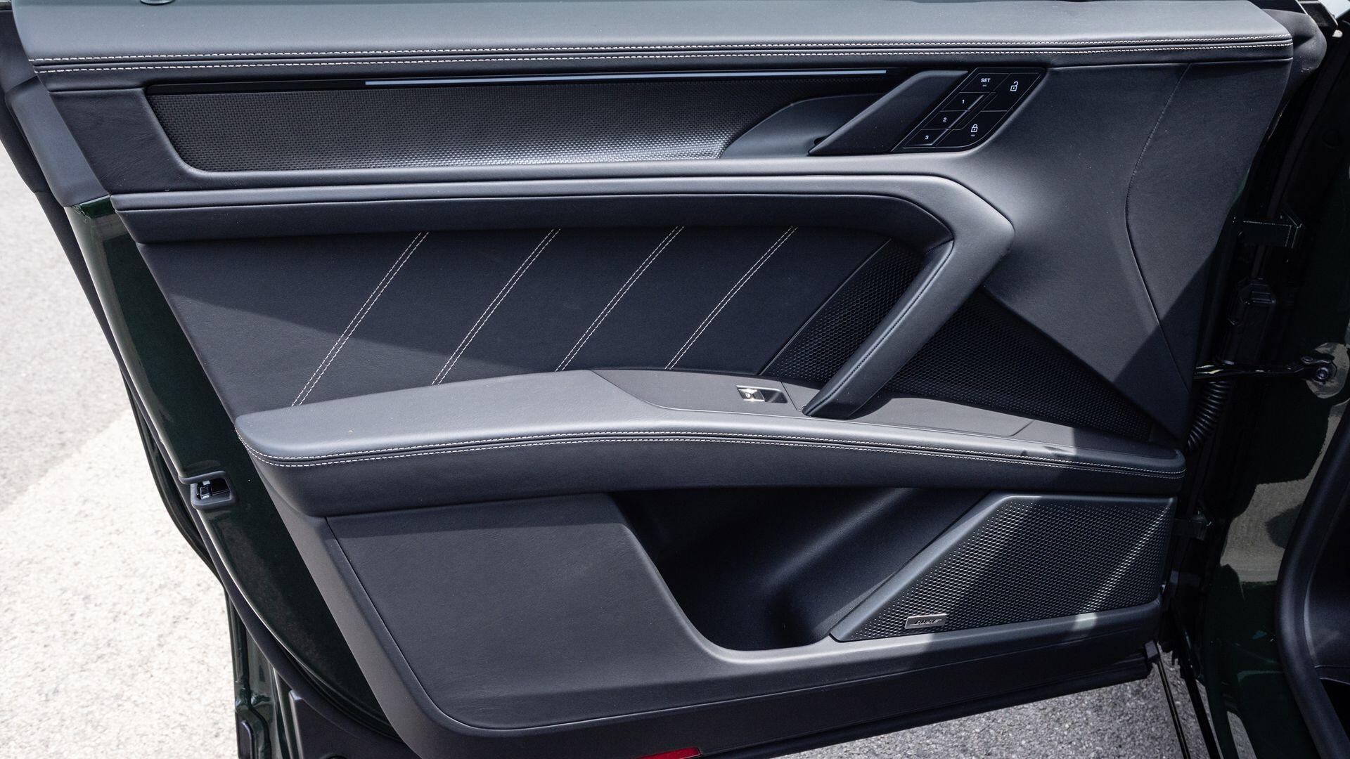 Porsche Cayenne view 19