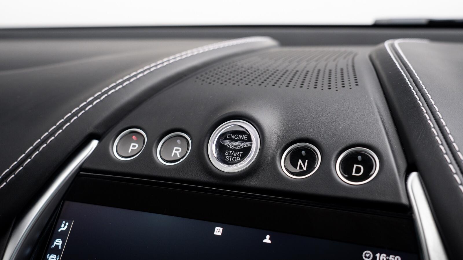 Aston Martin DBX view 30