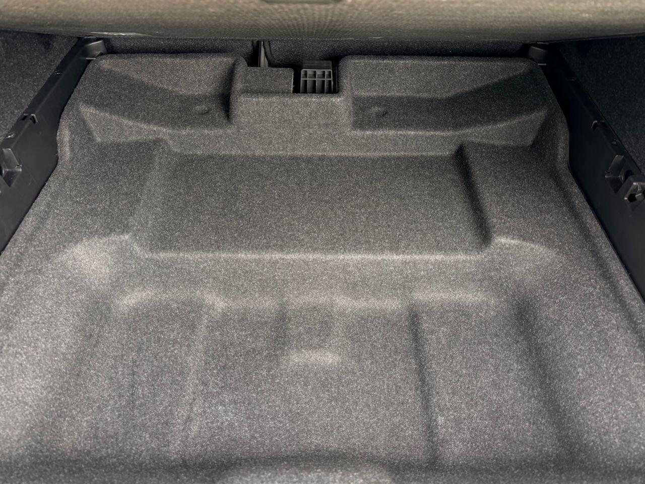 Volvo XC40 view 25