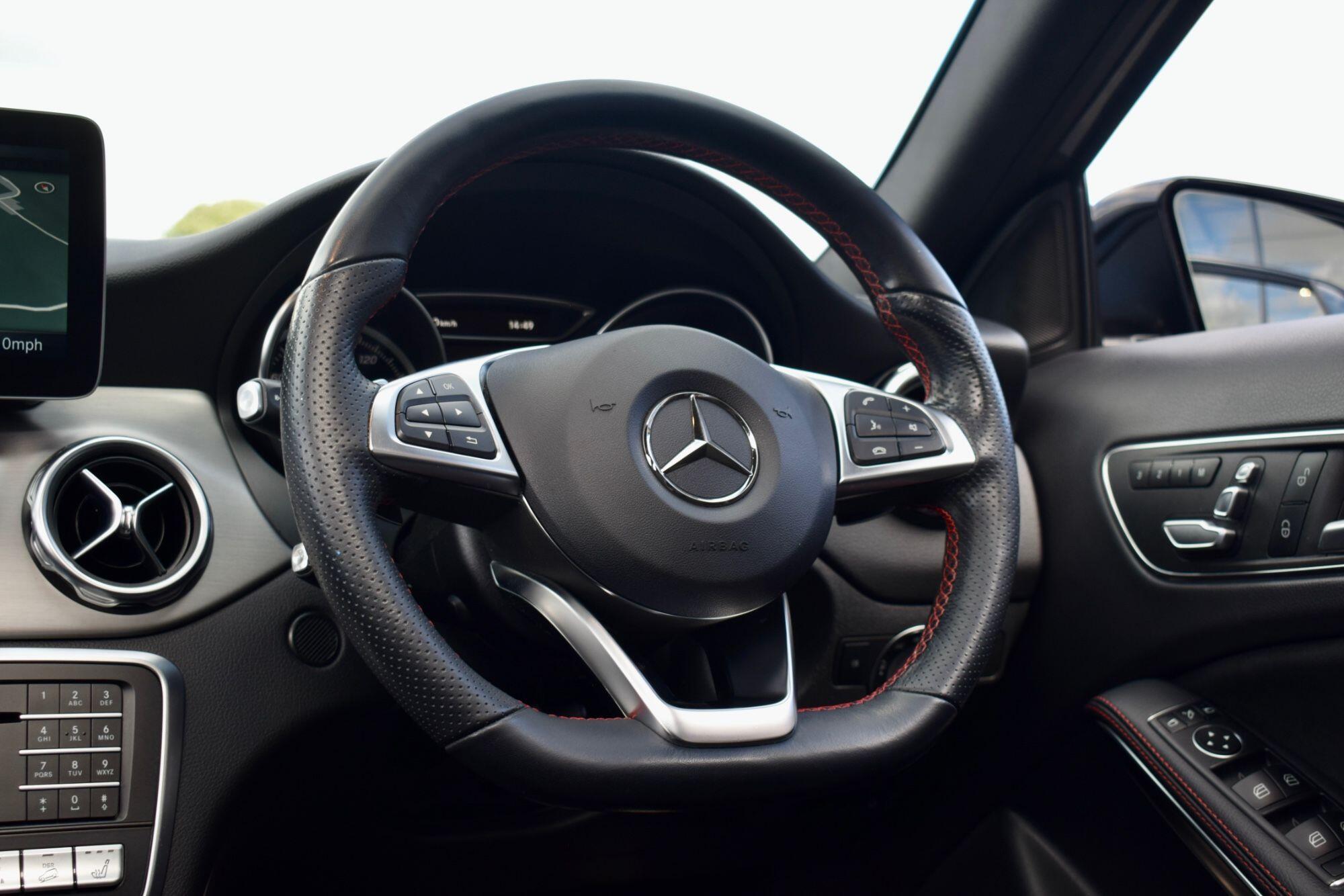 Mercedes-Benz GLA view 34