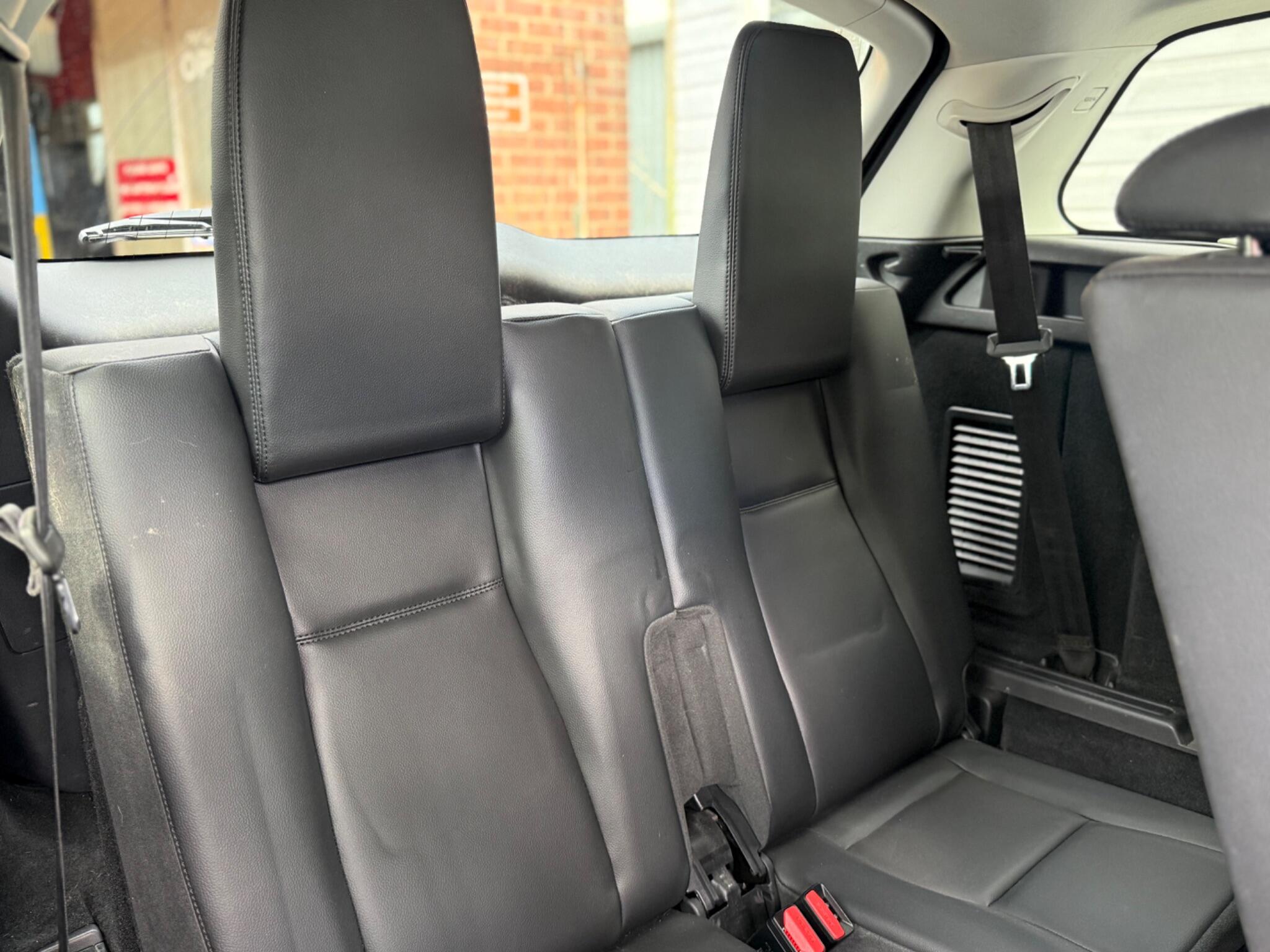 Land Rover Discovery Sport view 22