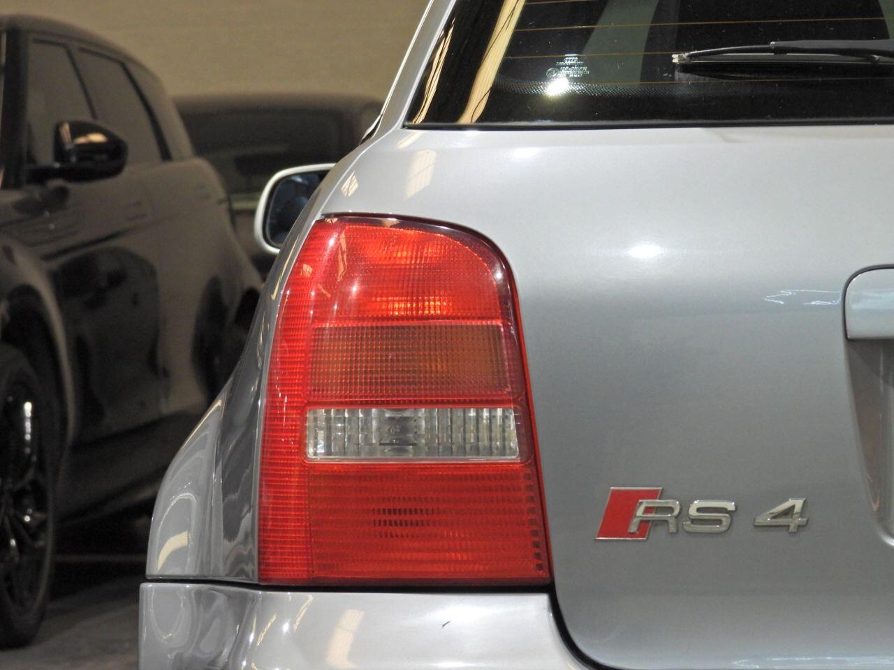 Audi RS4 view 46
