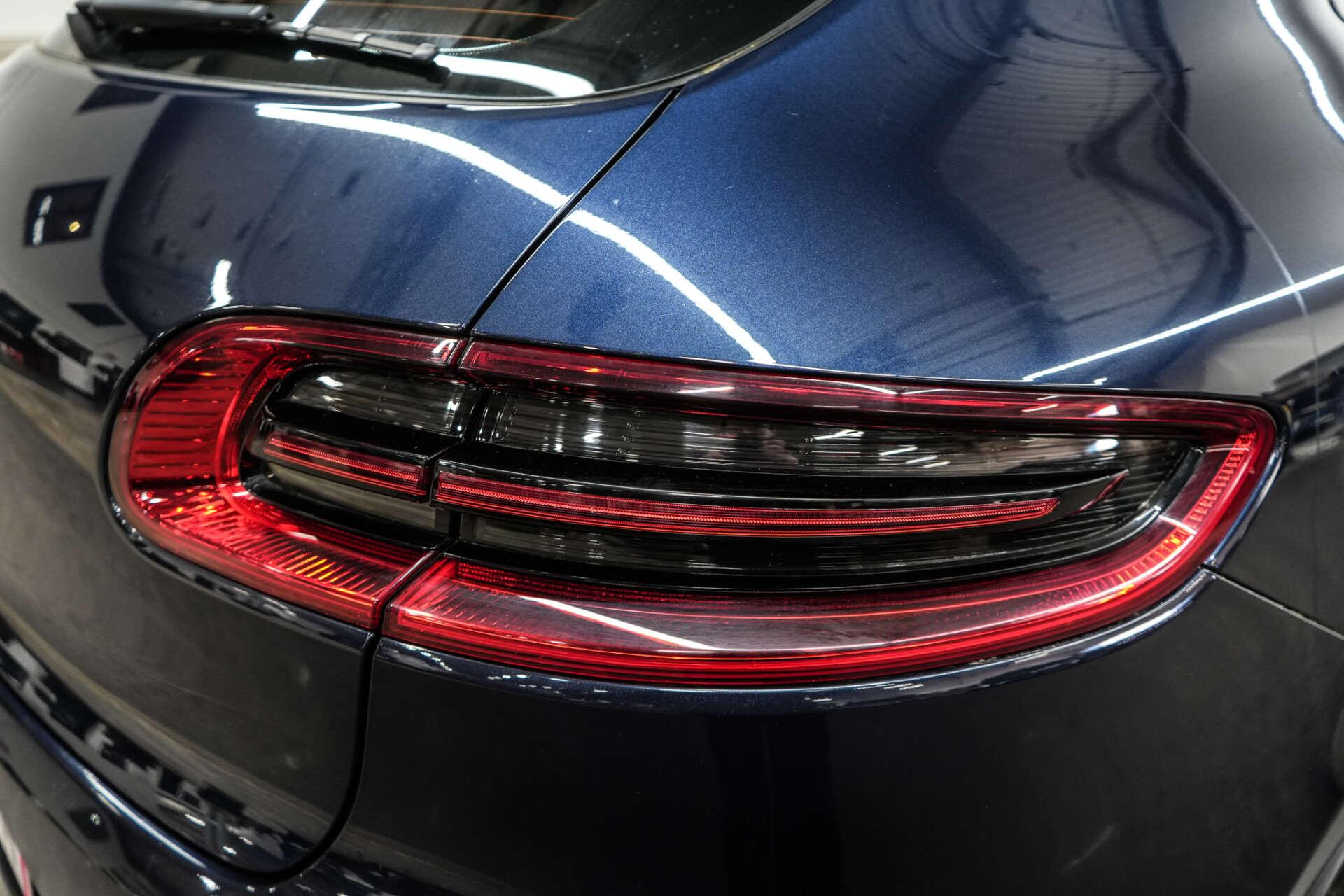 Porsche Macan view 11