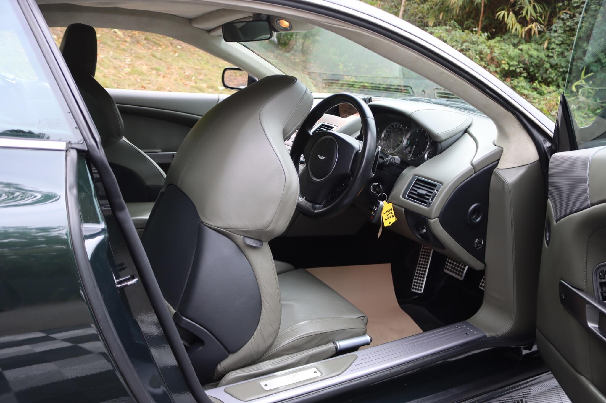 Aston Martin DB9 view 5