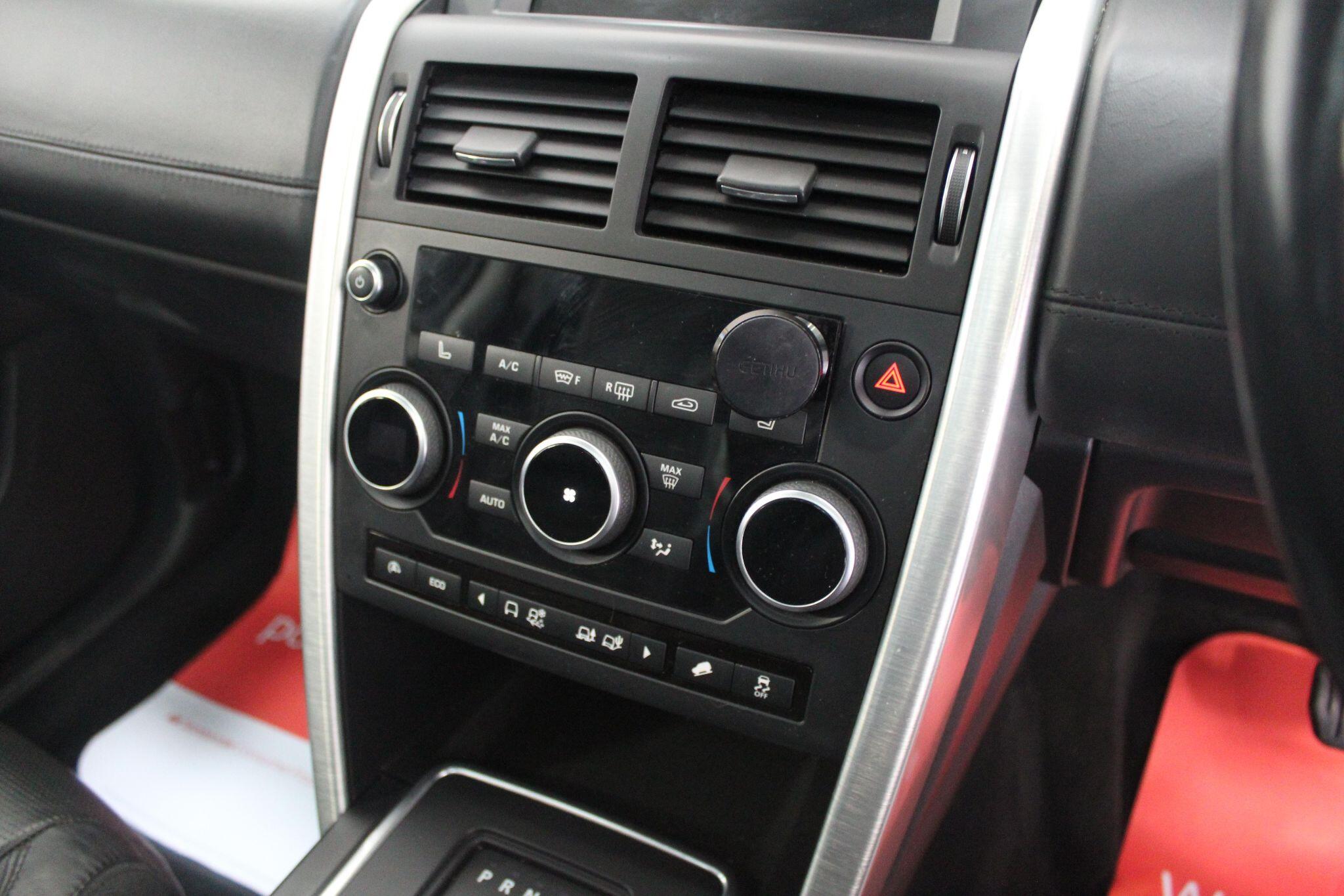 Land Rover Discovery Sport view 41