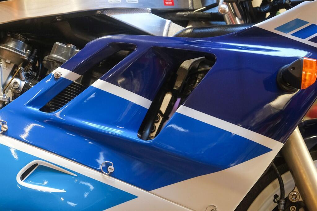 Suzuki GSX-R750 view 9