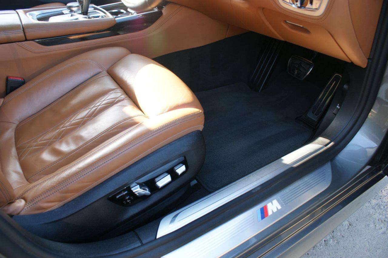 BMW 7 Series view 50