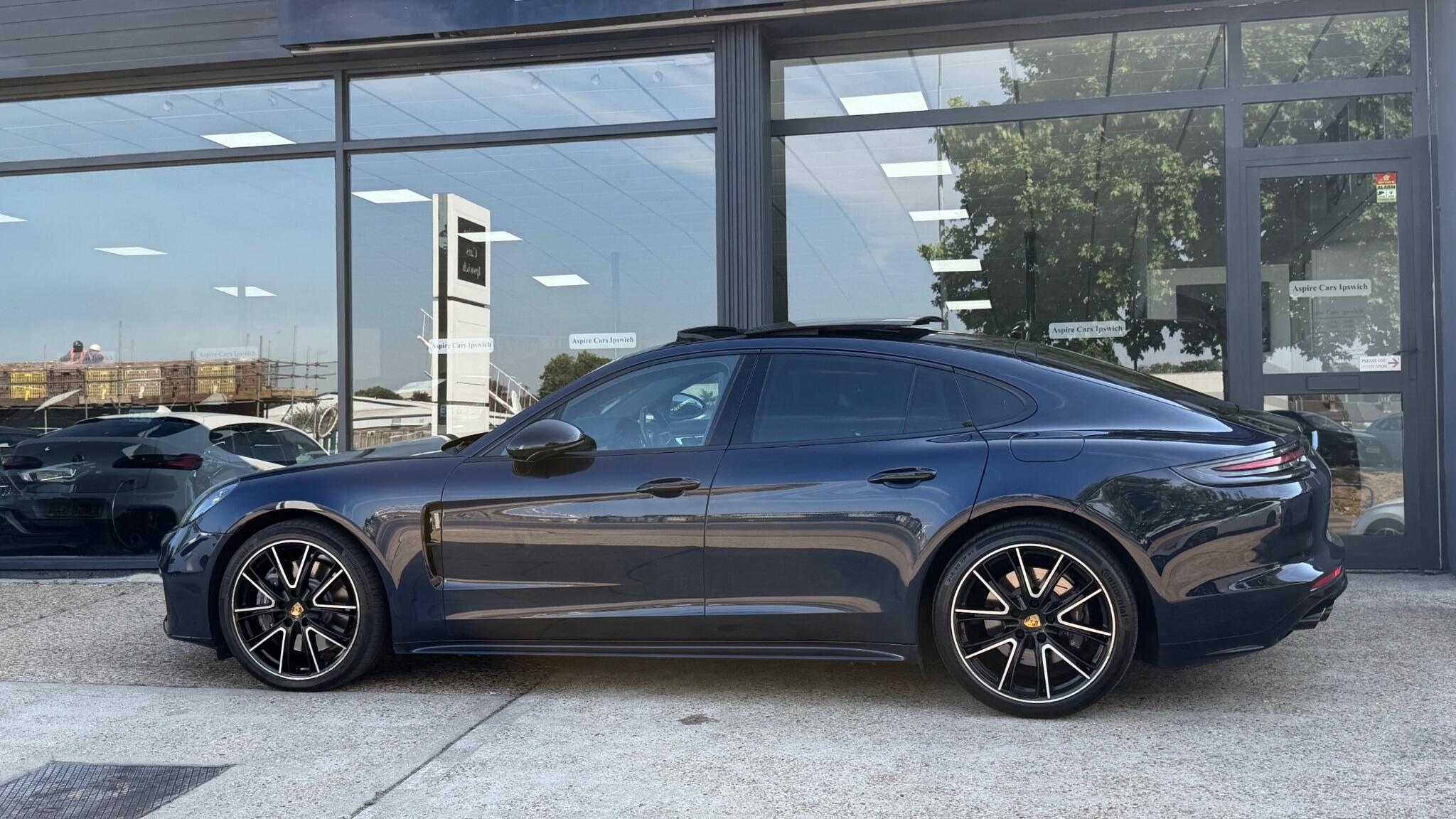 Porsche Panamera view 8