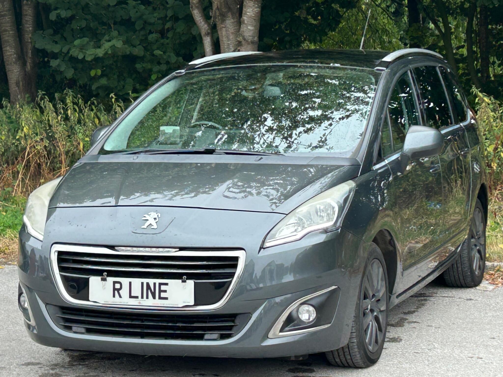 Peugeot 5008 view 8