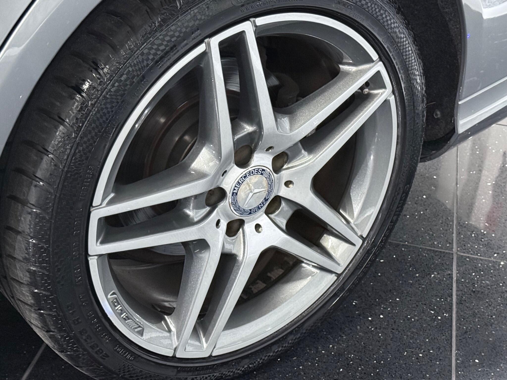 Mercedes-Benz E-Class view 59