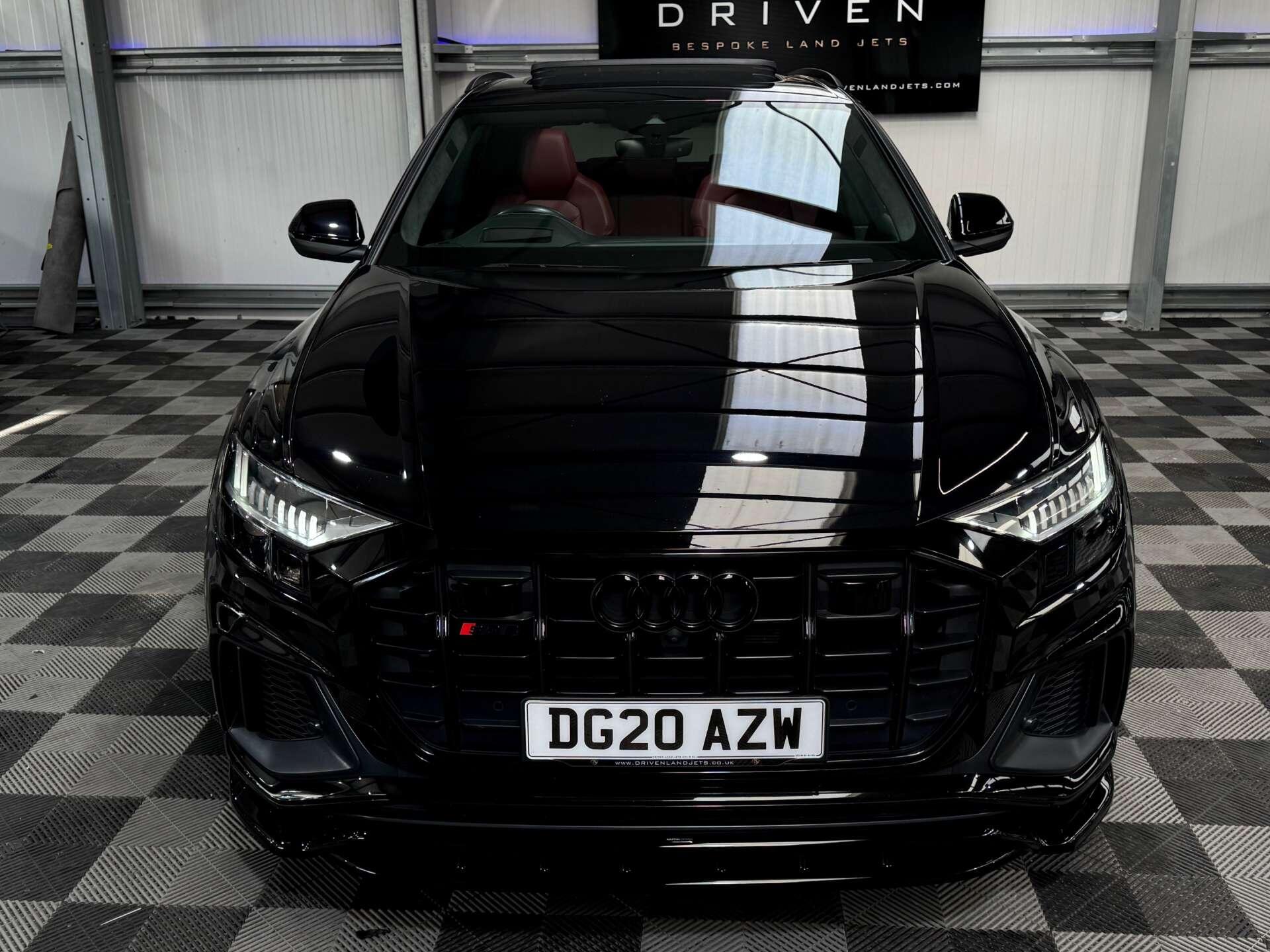 Audi SQ8 view 7