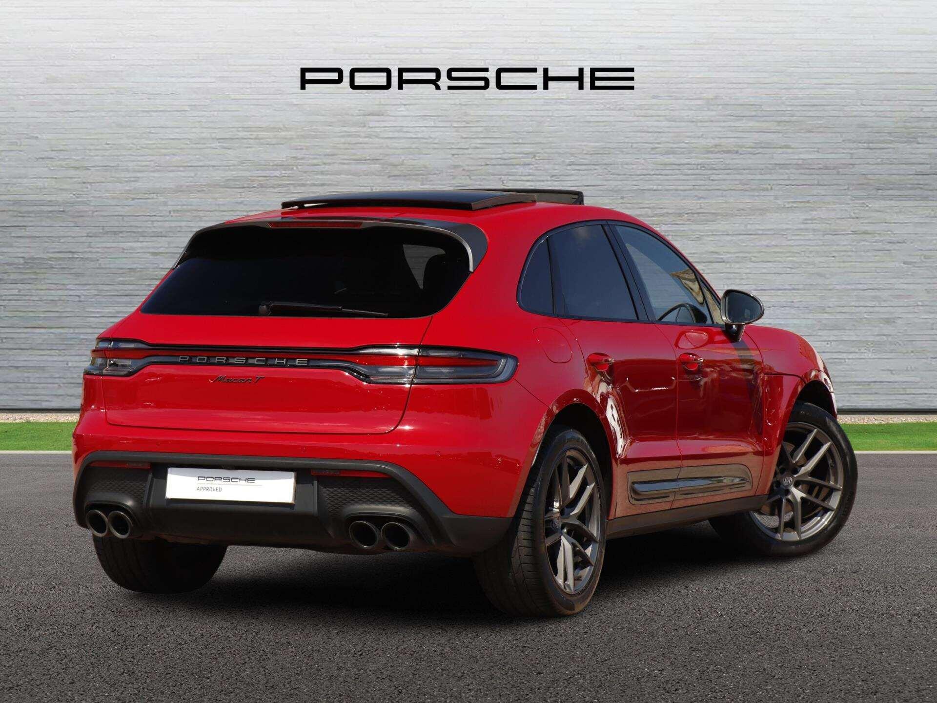 Porsche Macan view 3