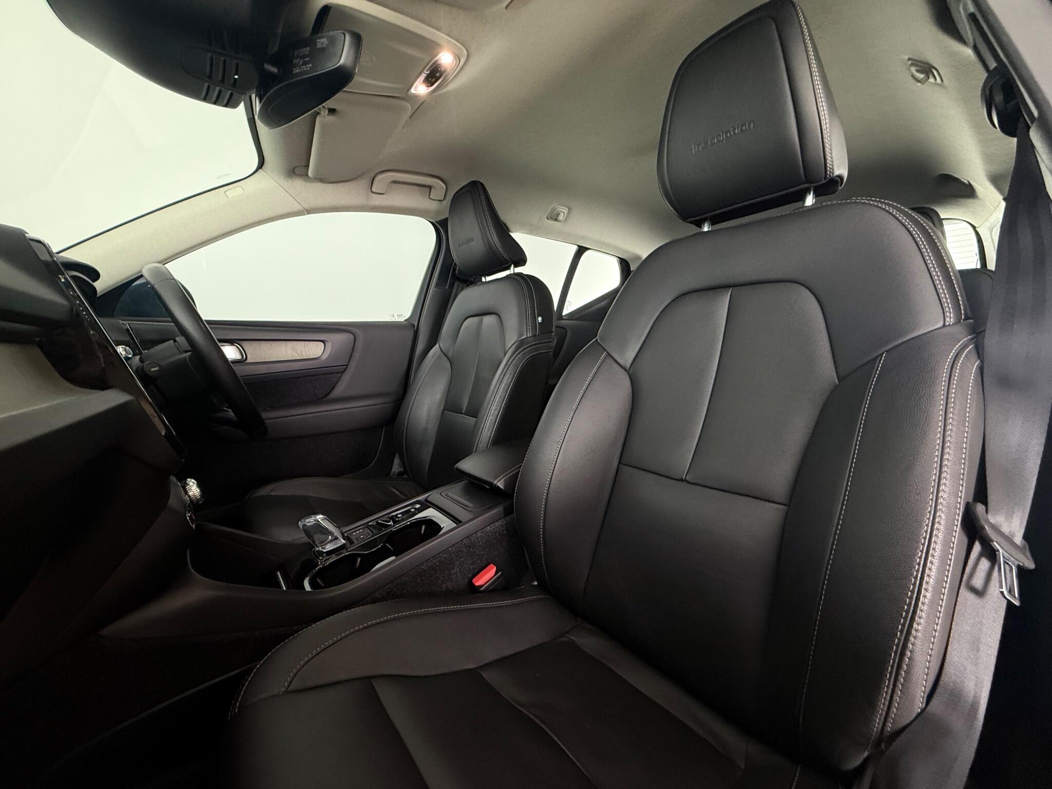 Volvo XC40 view 32
