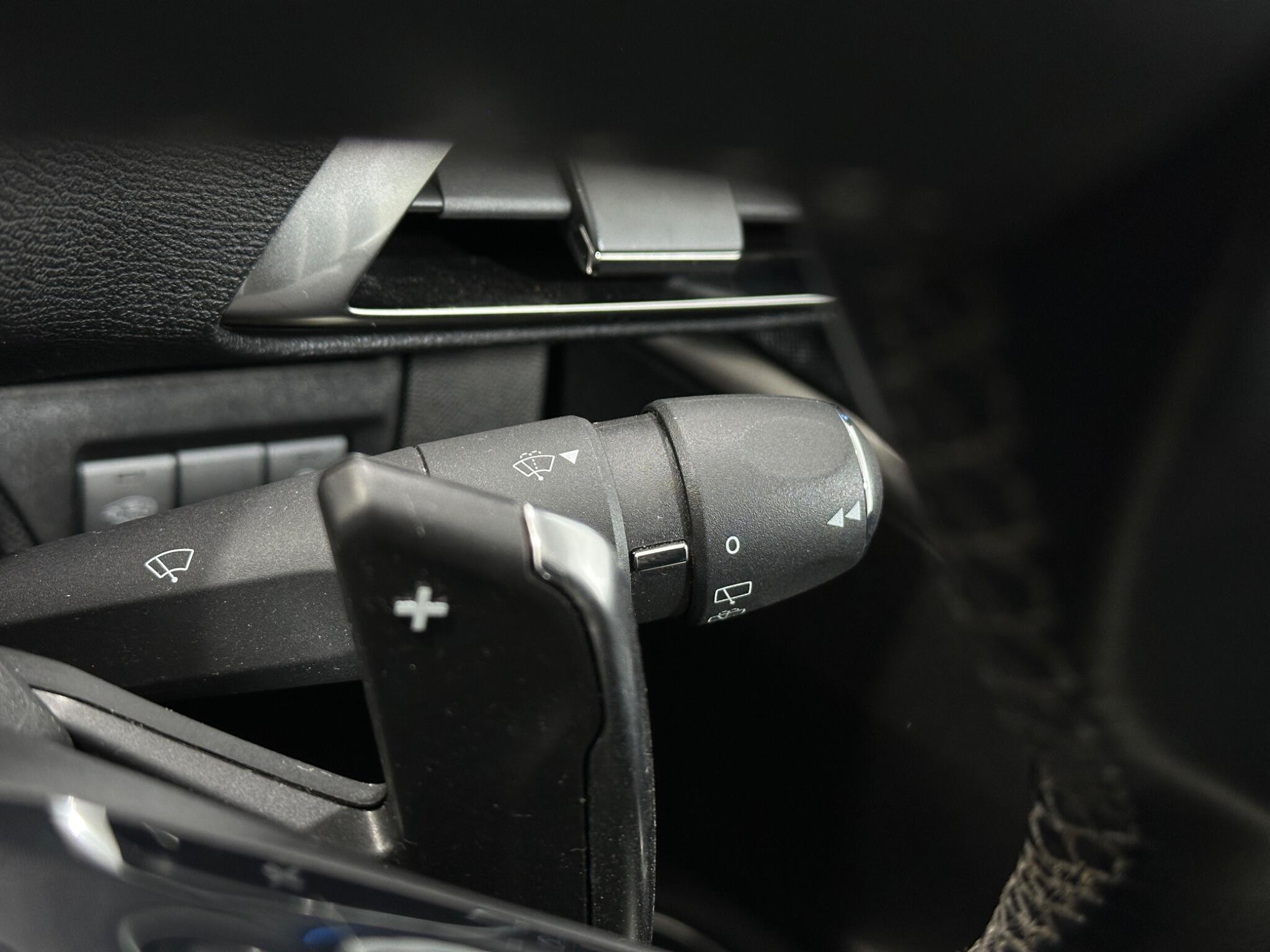 Peugeot 5008 view 17