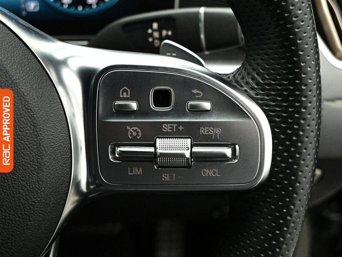 Mercedes-Benz EQC view 25