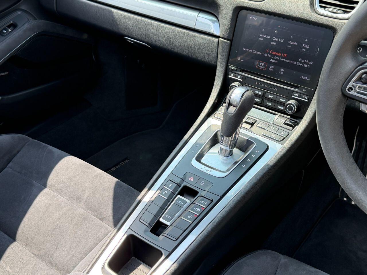 Porsche 718 Boxster view 32