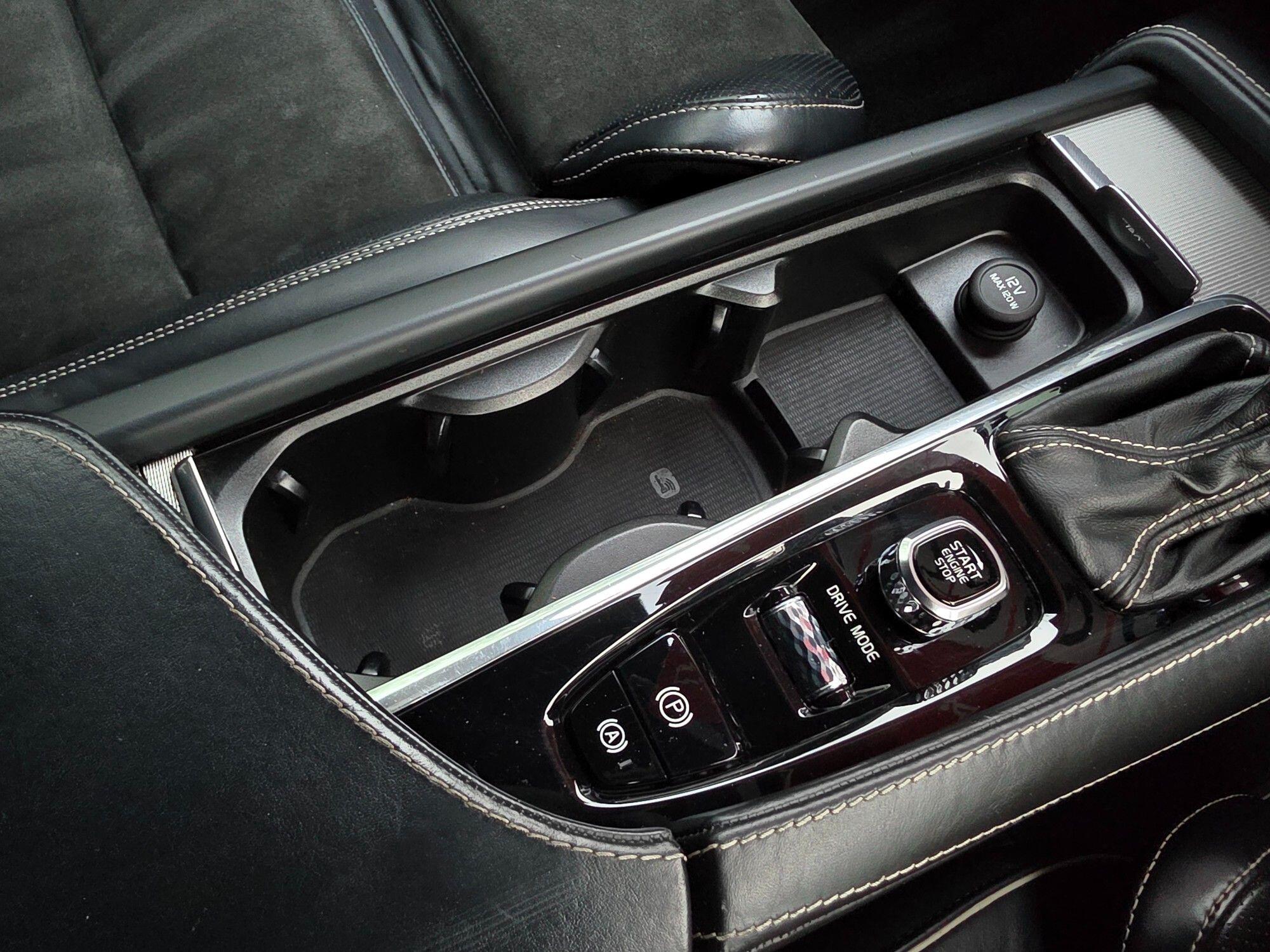 Volvo XC90 view 99