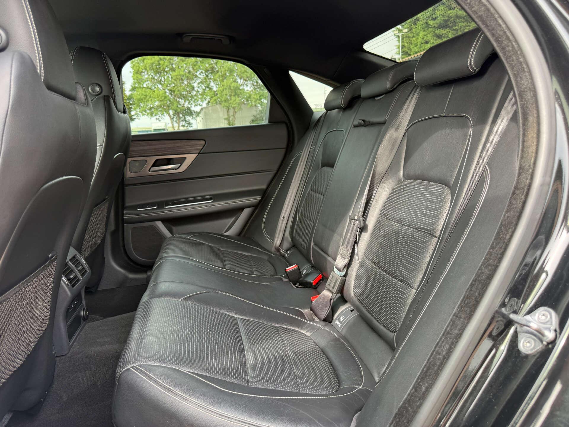 Jaguar XF view 66