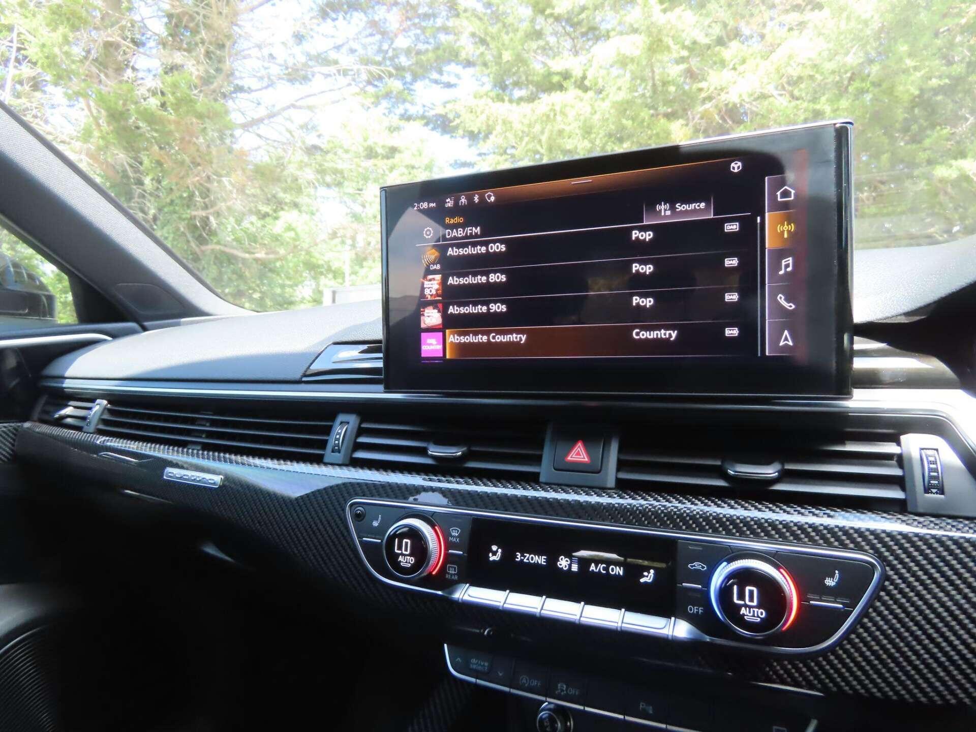Audi RS4 view 14