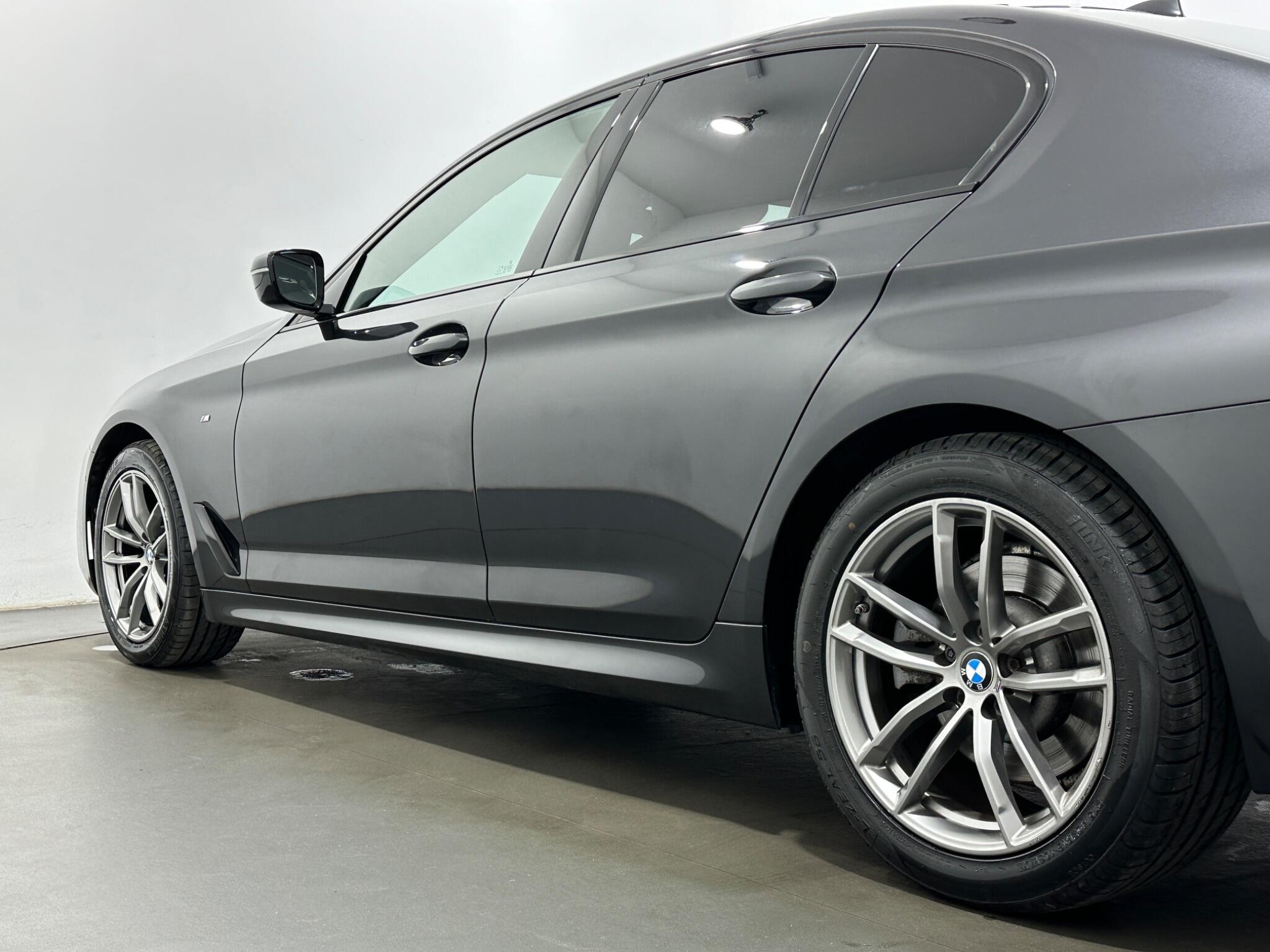 BMW 5 Series view 47