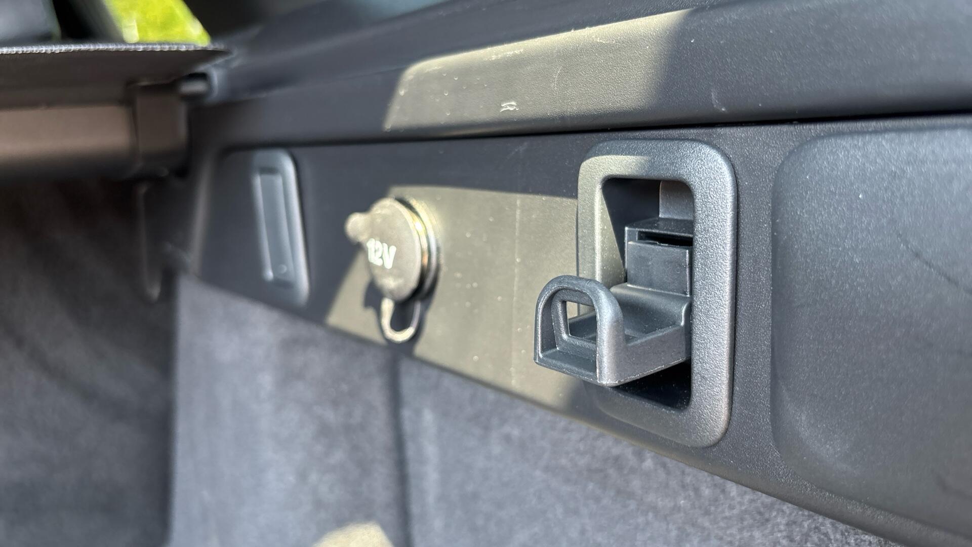 Land Rover Range Rover Velar view 26