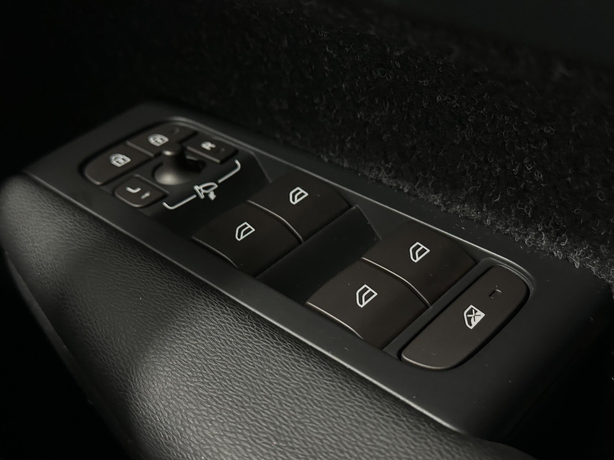 Volvo XC40 view 19