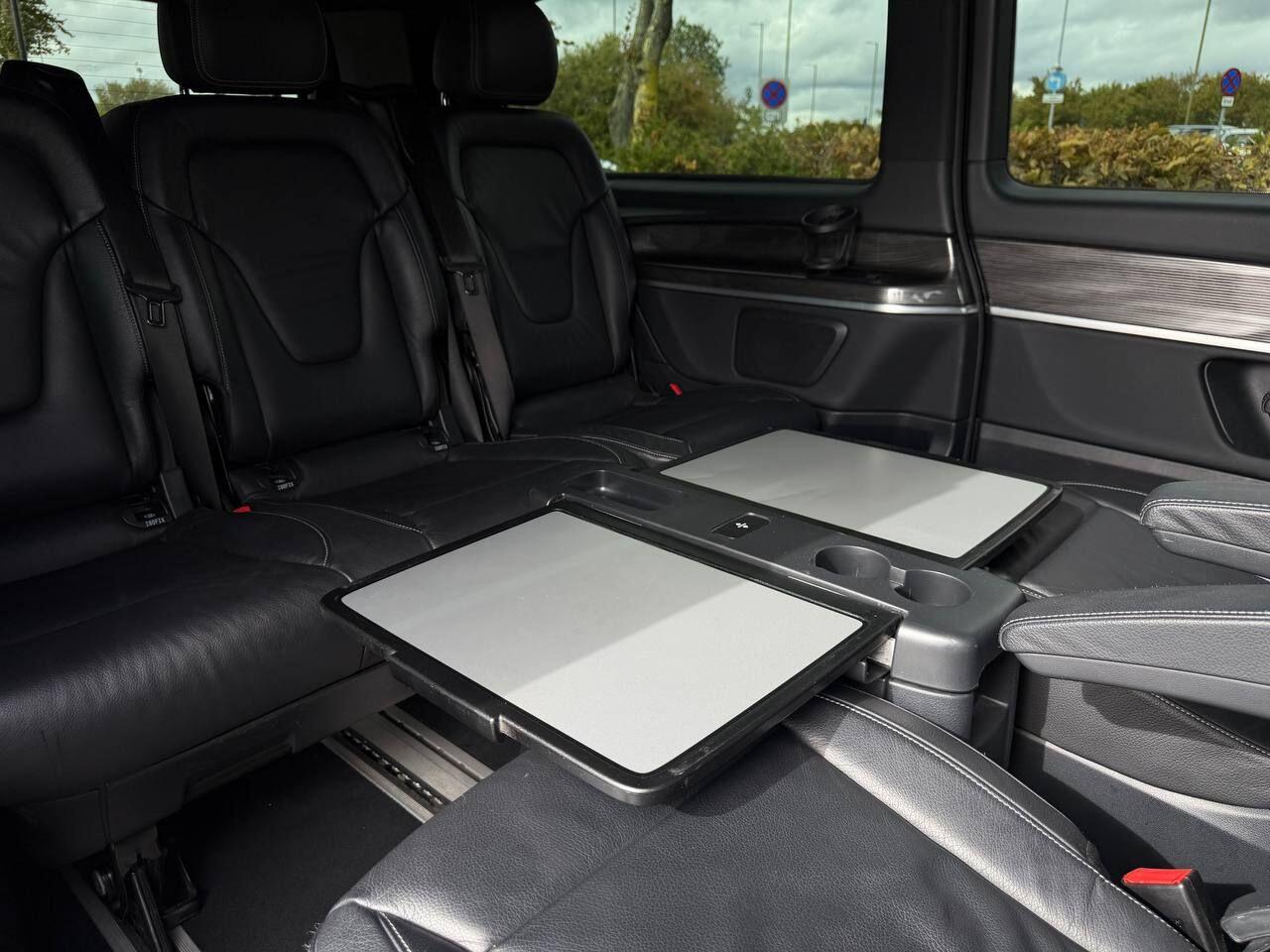 Mercedes-Benz Eqv view 26